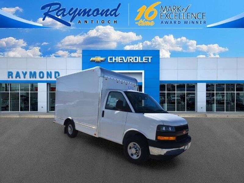 New 2026 Chevrolet Express 3500 Work VanImage 1