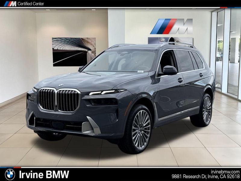 2025 BMW X7 xDrive40iImage 1