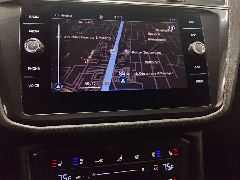 Used 2024 Volkswagen Tiguan AWD SEL R-Line w/Sunroof/NavImage 9