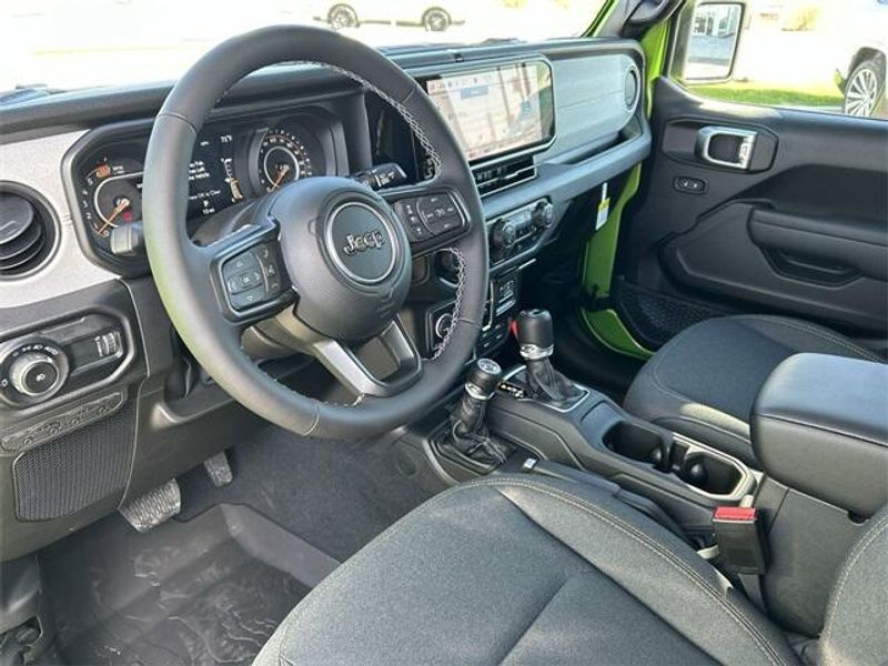 2025 Jeep Wrangler 4-door WillysImage 18
