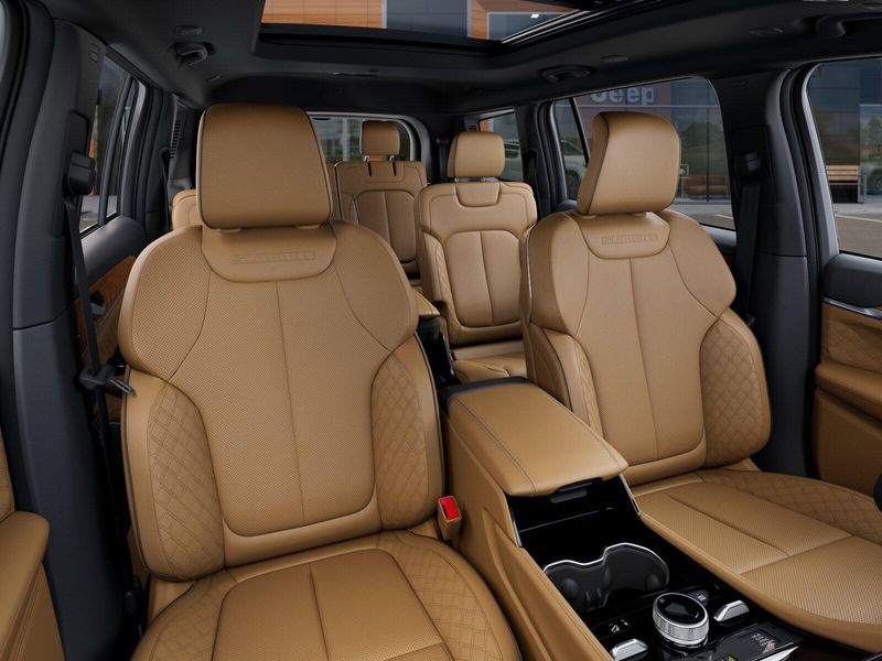 New 2026 Jeep Grand Cherokee L Summit 4x4Image 42