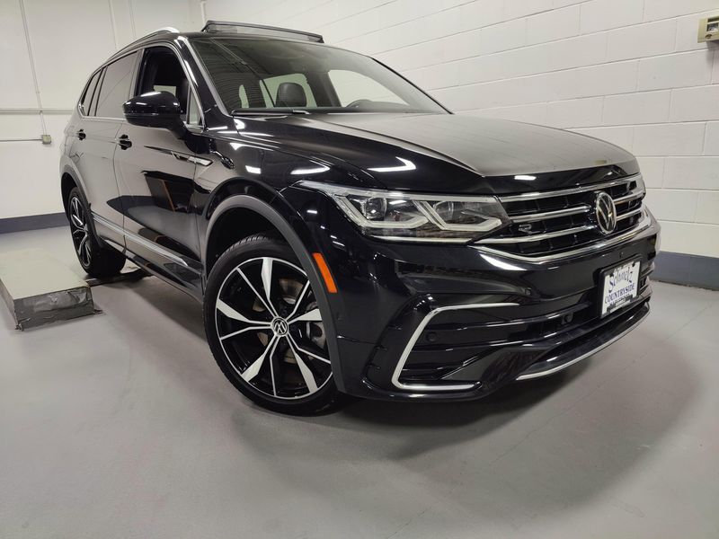 Used 2024 Volkswagen Tiguan AWD SEL R-Line w/Sunroof/NavImage 2