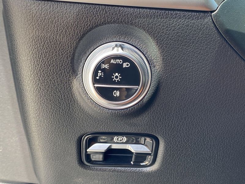 Used 2024 Mercedes-Benz C-Class C 300Image 23