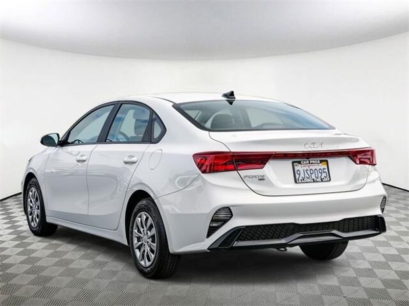 2024 Kia Forte LXImage 6