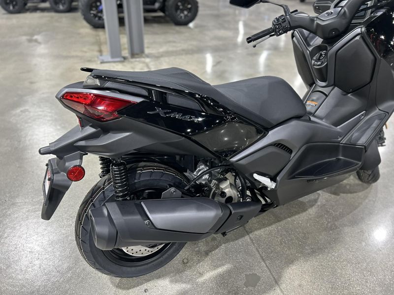 2025 Yamaha Xmax Image 6
