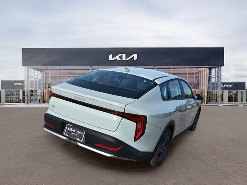 New 2026 Kia K4 LXSImage 4