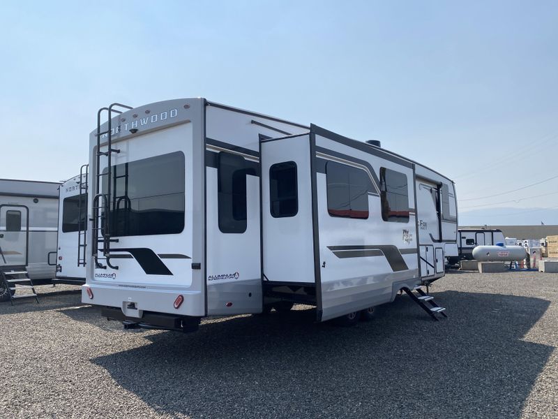 New 2027 NORTHWOOD MFG Arctic Fox NXT 365VSImage 3