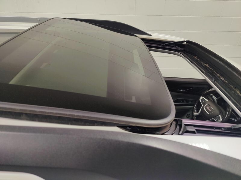 Used 2019 GMC Acadia SLT-2 AWD w/Dual Sunroof & NavImage 6