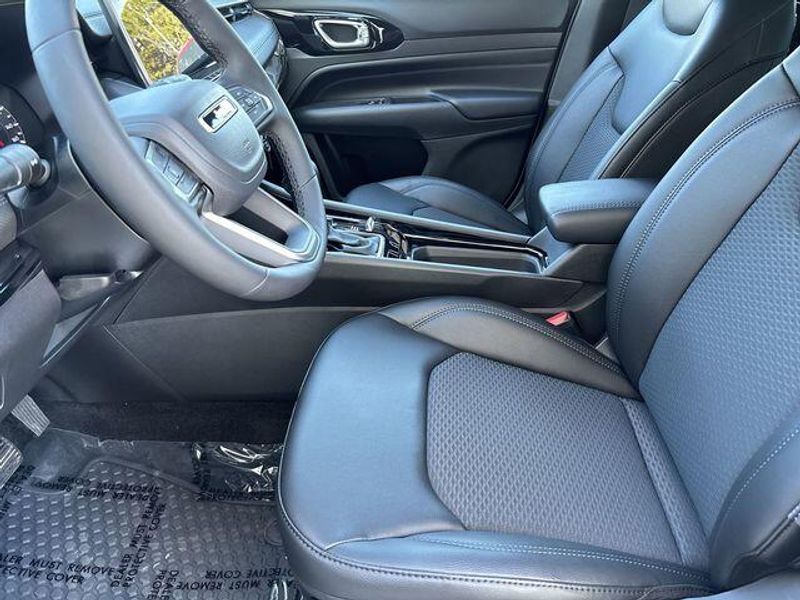 New 2026 Jeep Compass Latitude Altitude 4x4Image 16