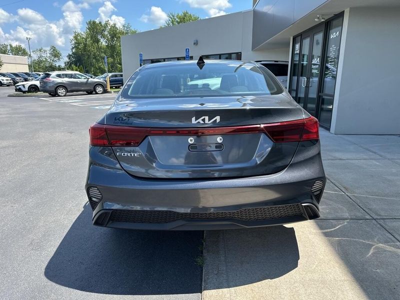 Used 2022 Kia Forte LXSImage 6