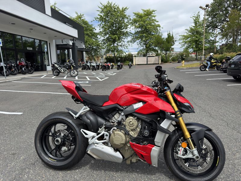 2021 Ducati Streetfighter V4 