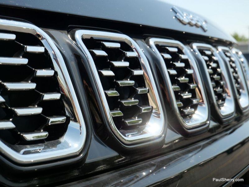 New 2025 Jeep Compass Limited 4x4