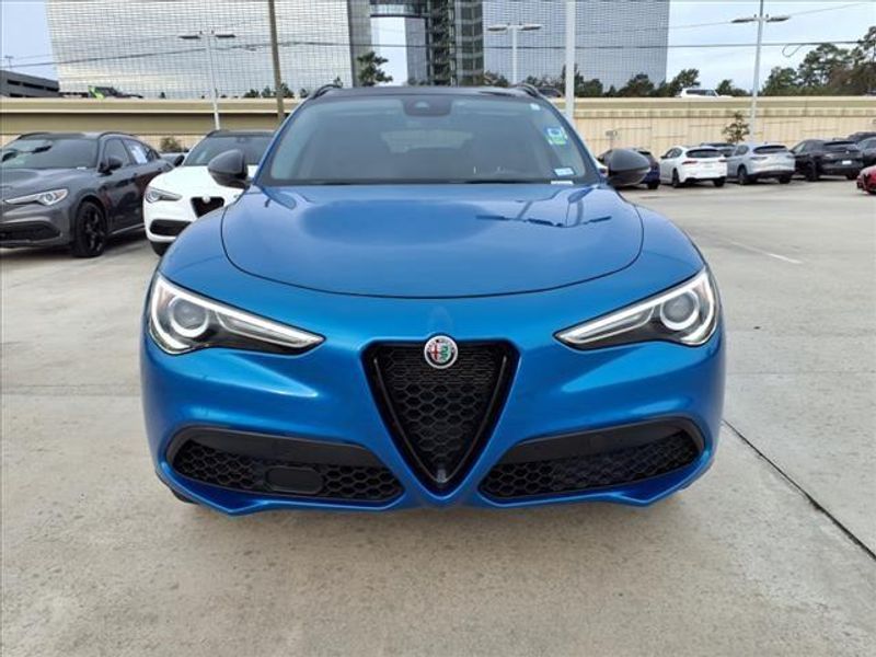 2020 Alfa Romeo Stelvio Image 2