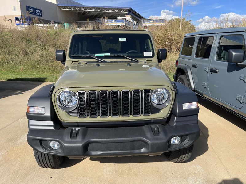 New 2025 Jeep Wrangler 4-door Sport SImage 2