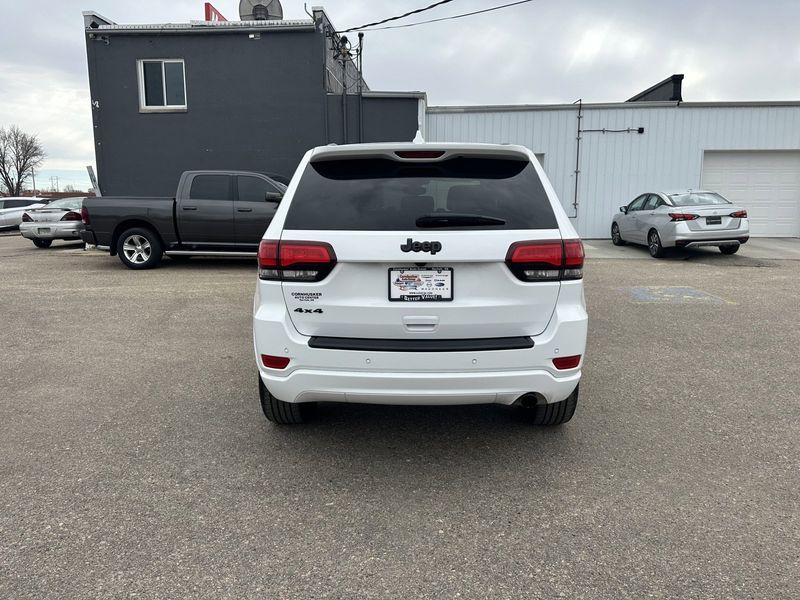 2022 Jeep Grand Cherokee WK Laredo XImage 7