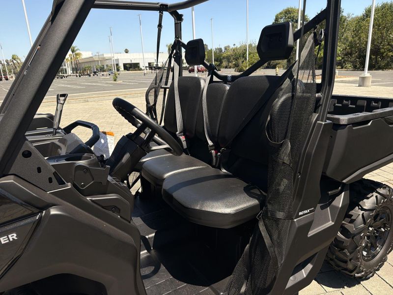 New 2026 Can-Am DEFENDER DPS HD9 Image 24