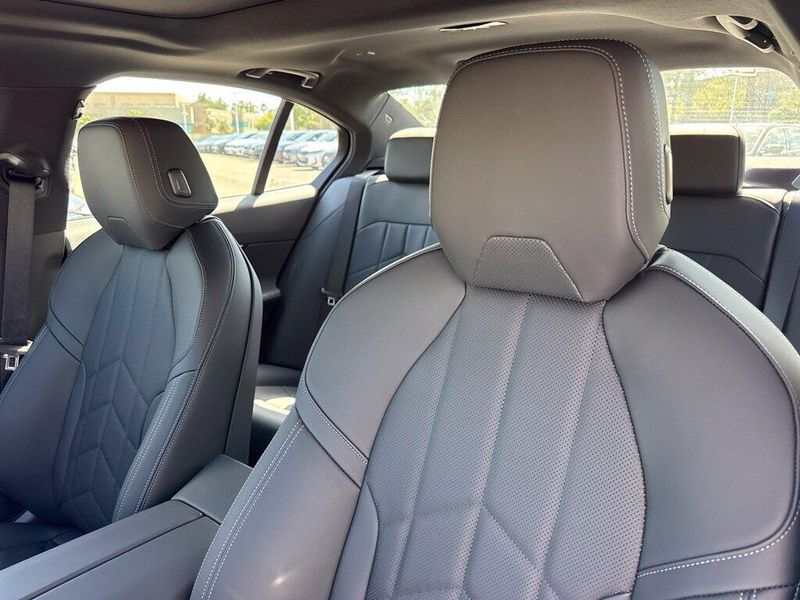 New 2027 BMW 5 Series 540i xDriveImage 18