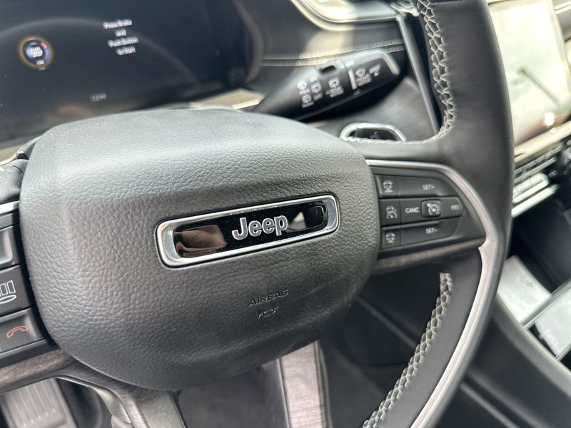 2025 Jeep Grand Cherokee L Limited 4x4Image 25