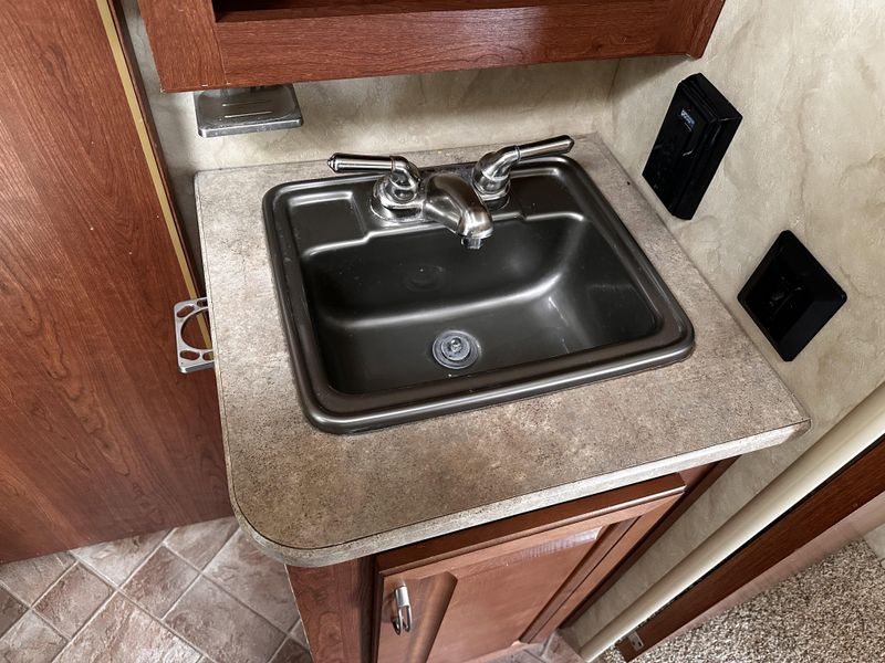 Used 2014 FOREST RIVER WILD CAT Image 27