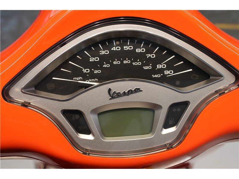 2021 Vespa PrimaveraImage 5