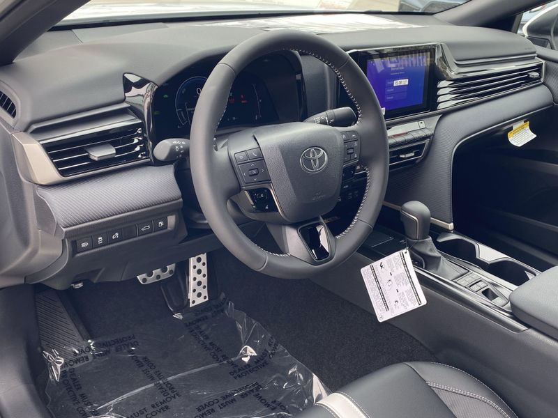 New 2025 Toyota Camry SEImage 13