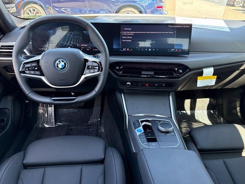 Used 2026 BMW i4 eDrive40Image 31