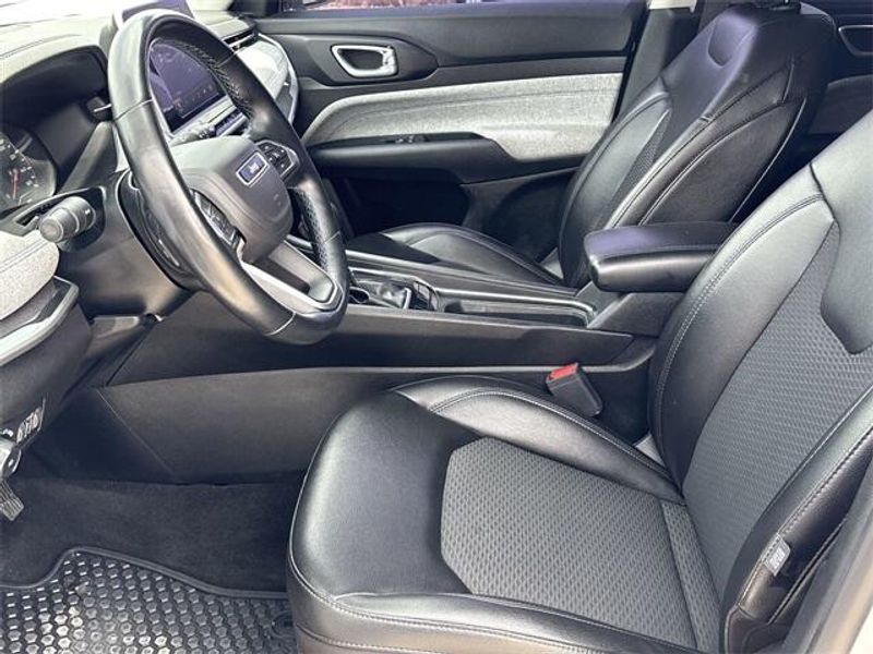 2022 Jeep Compass LatitudeImage 18