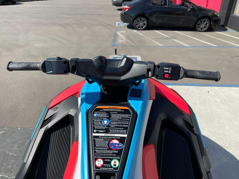 New 2025 Yamaha JETBLASTER DLX (2UP) Image 16