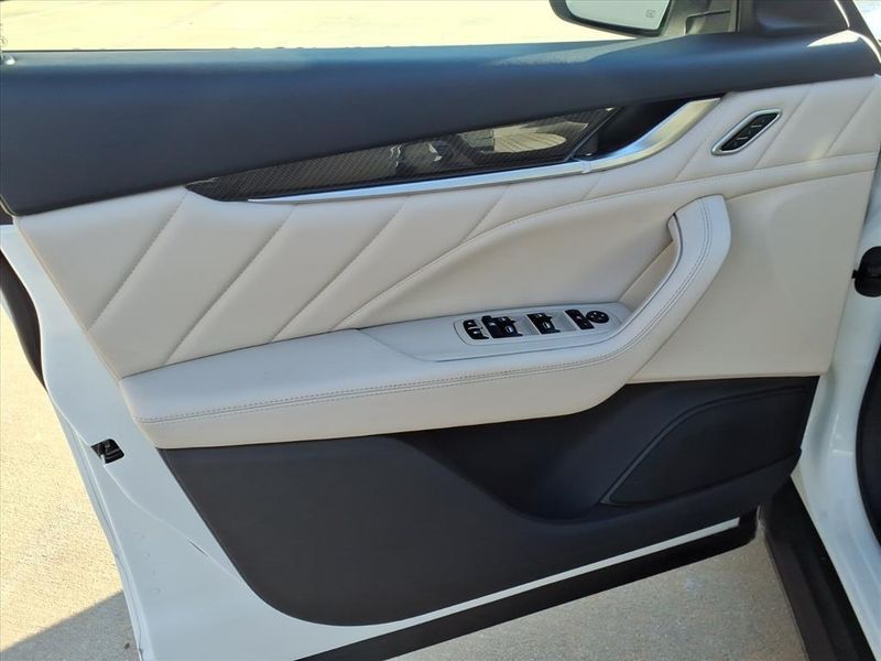 Used 2022 Maserati Levante ModenaImage 15