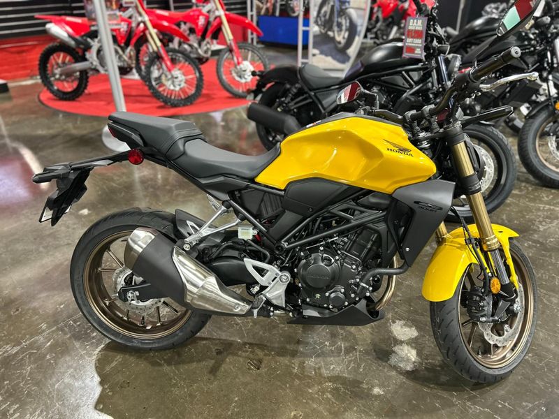 New 2025 Honda CB300R ABS Image 21