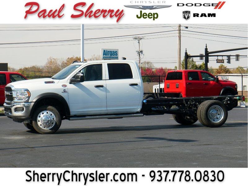 2024 RAM 5500 Tradesman Chassis Crew Cab 4x4 84