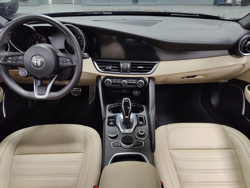 2023 Alfa Romeo Giulia Lusso AWD w/Activ AsstImage 18
