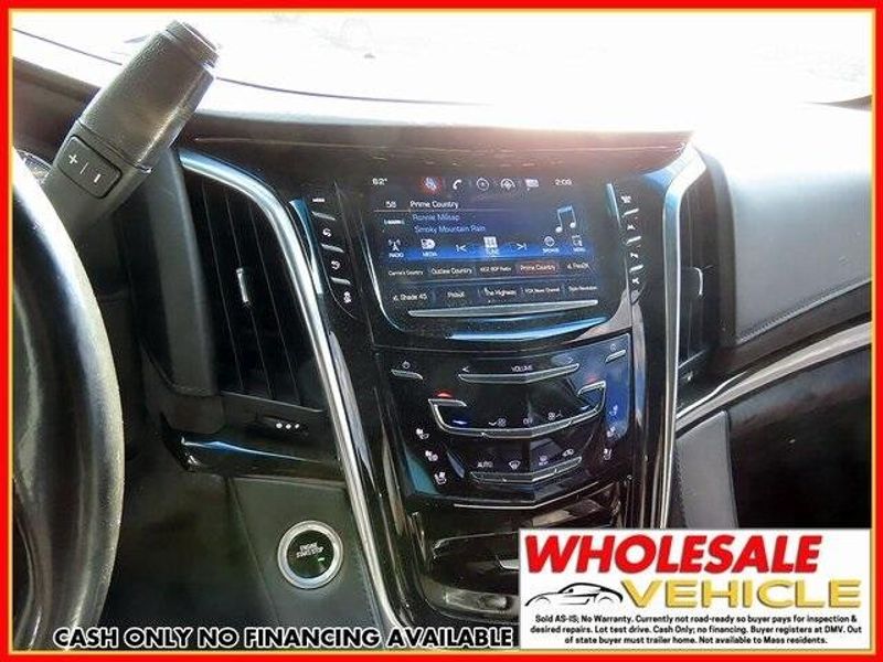 2017 Cadillac Escalade Platinum EditionImage 18