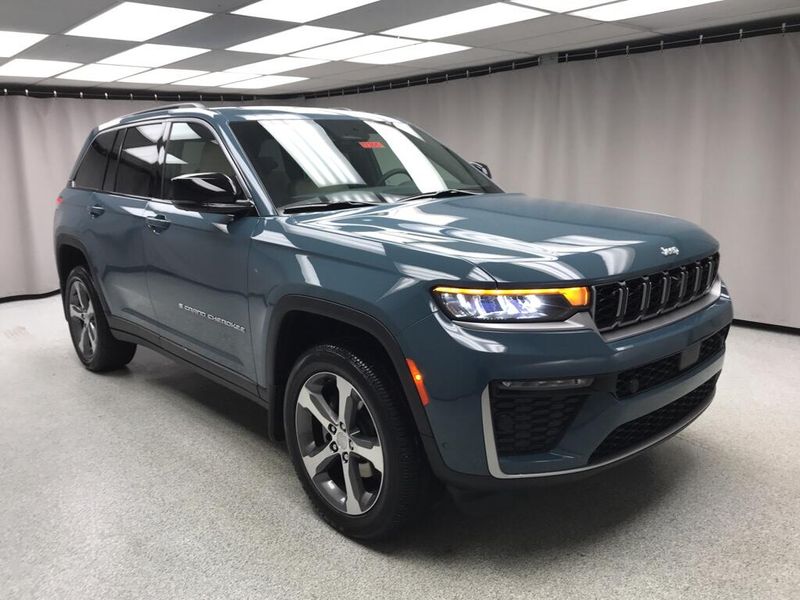 New 2026 Jeep Grand Cherokee Limited 4x4Image 17