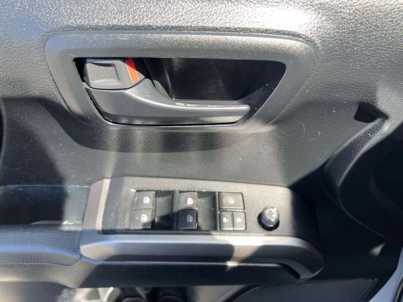 Used 2021 Toyota Tacoma 2WD SR5Image 6