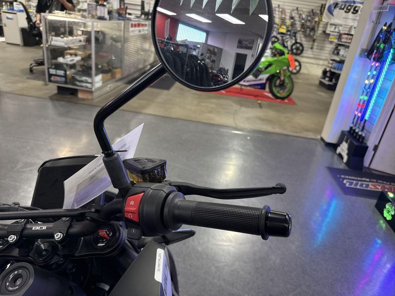 New 2025 Husqvarna SVARTPILEN 801 Image 18