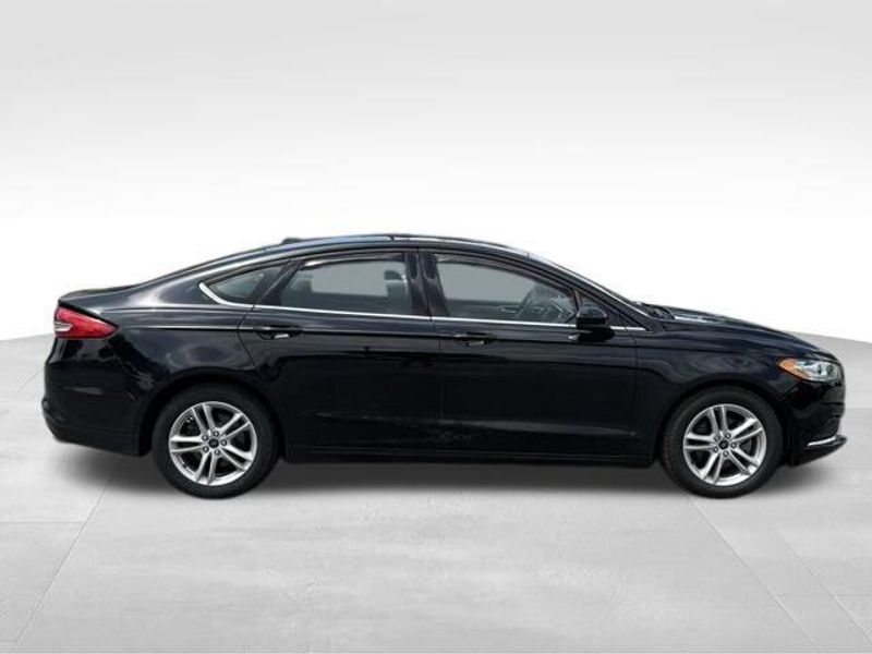 Used 2018 Ford Fusion SE