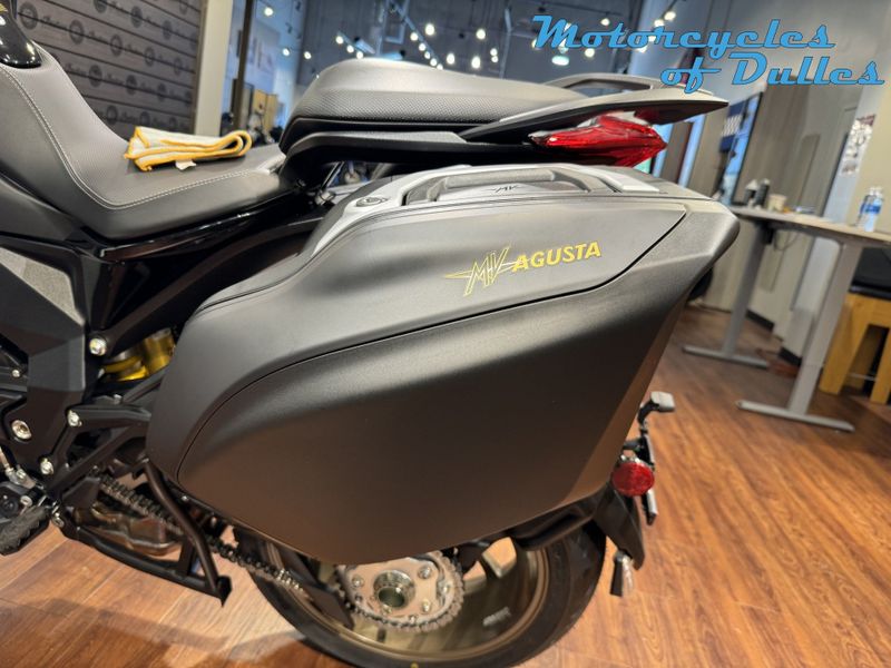 2023 MV Agusta Turismo Veloce Lusso SCS Image 9