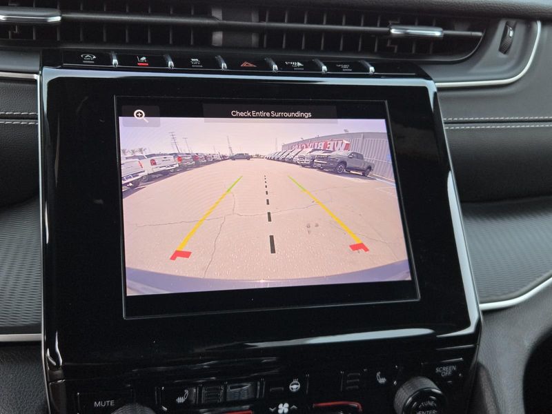 Used 2023 Jeep Grand Cherokee Altitude 4x4