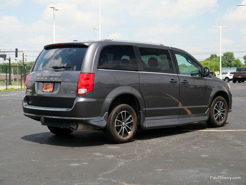 2018 Dodge Grand Caravan SXTImage 22
