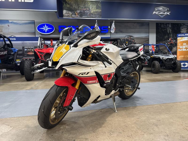 Used 2022 Yamaha YZF-R1 CA Image 12
