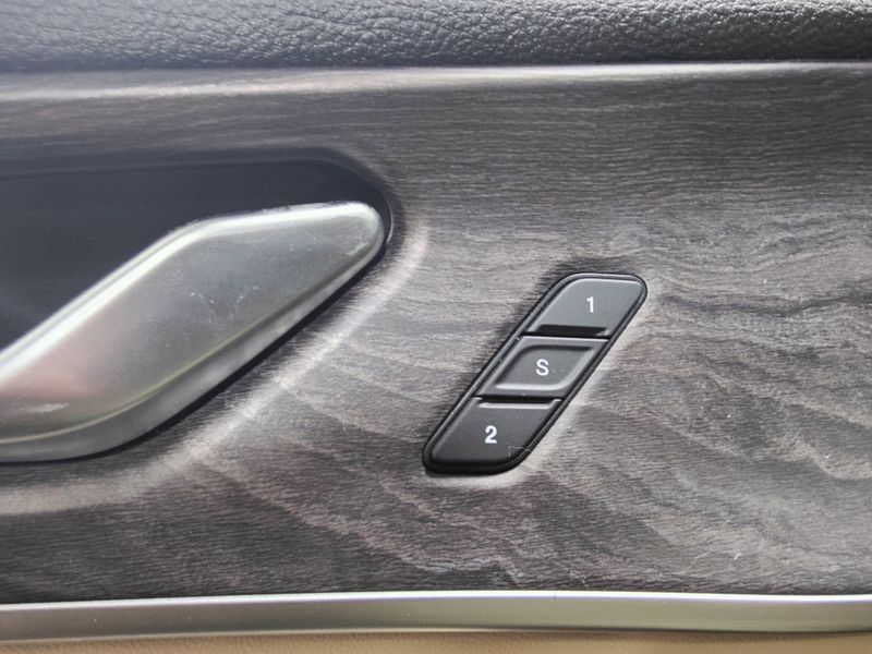 Used 2024 Jeep Grand Cherokee Limited Black 4X4 w/SunroofImage 26