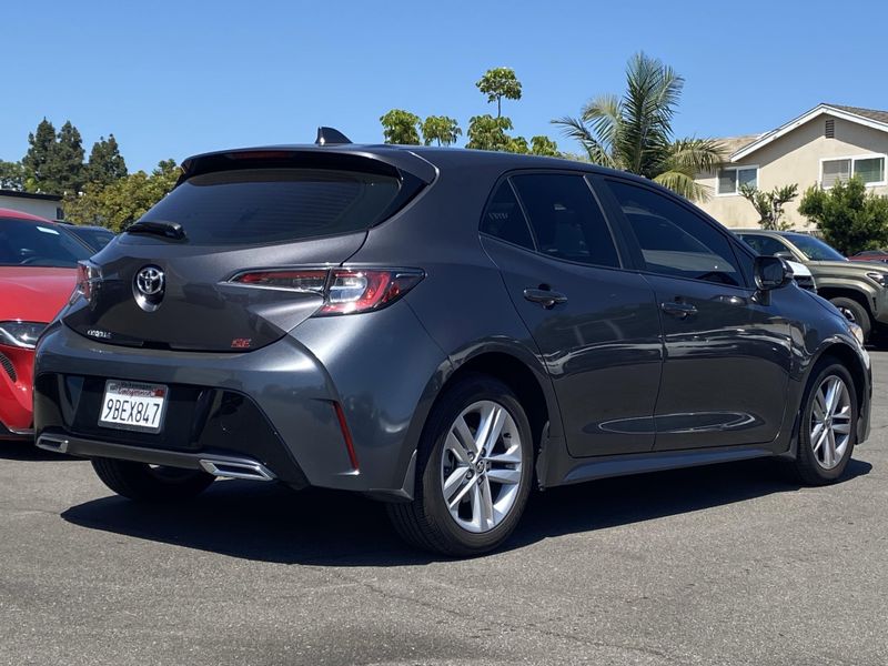 Used 2022 Toyota Corolla Hatchback SEImage 3