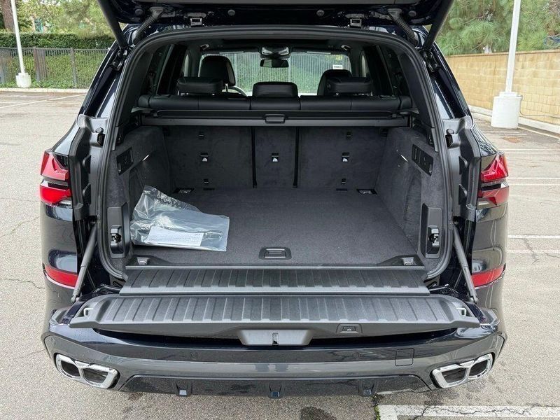 New 2026 BMW X5 M60iImage 15