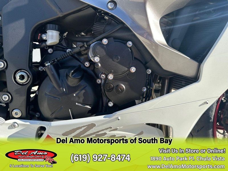 New 2025 Kawasaki NINJA ZX-6R ABS Image 9