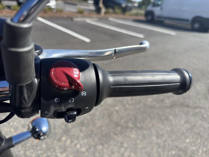 2024 Royal Enfield Bullet 350 - BLACK AND GOLD 