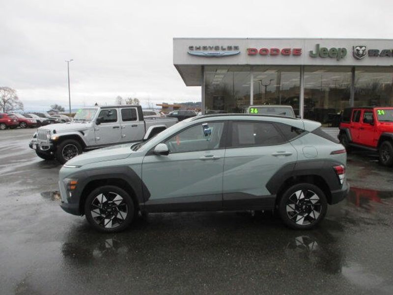 Used 2024 Hyundai Kona SELImage 11