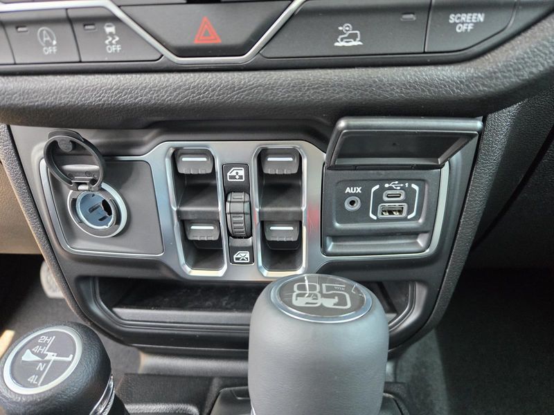 New 2026 Jeep Wrangler 4-door 85th Anniversary Edition