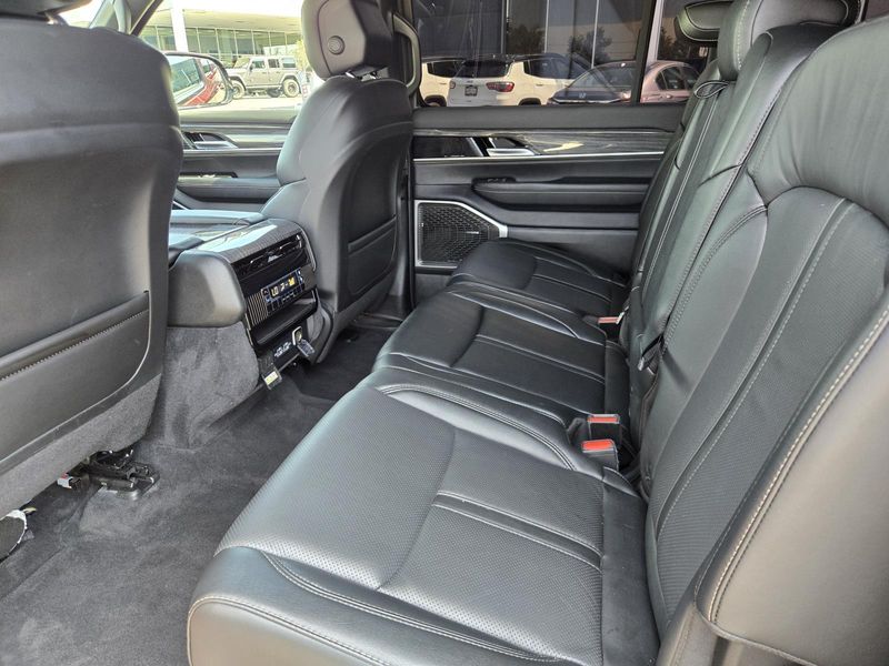 2022 Jeep Wagoneer Series II 4x4