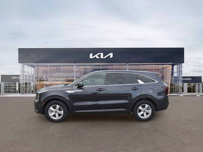 New 2026 Kia Sorento LXImage 7